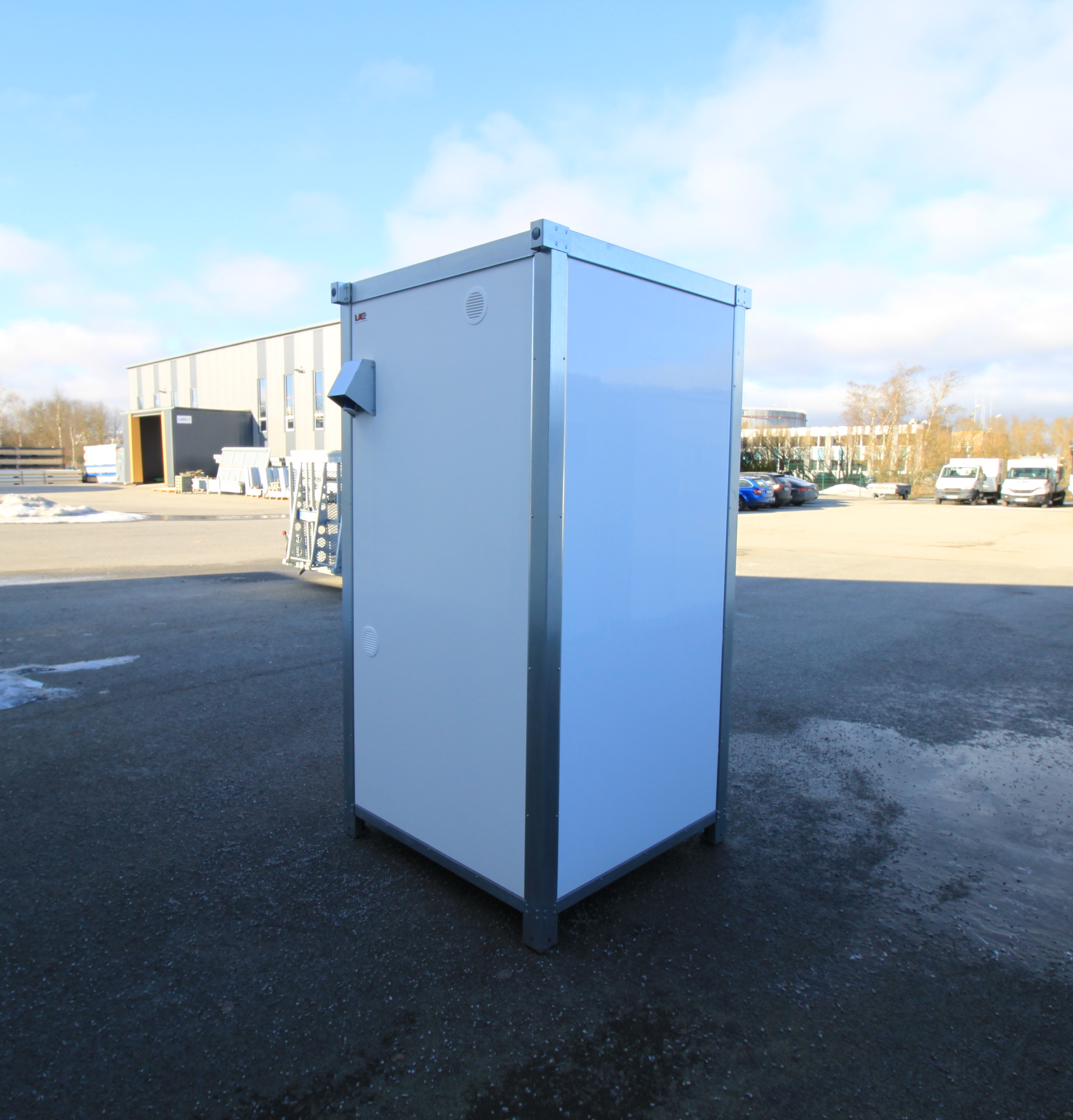 Lämmitetty WC tankilla