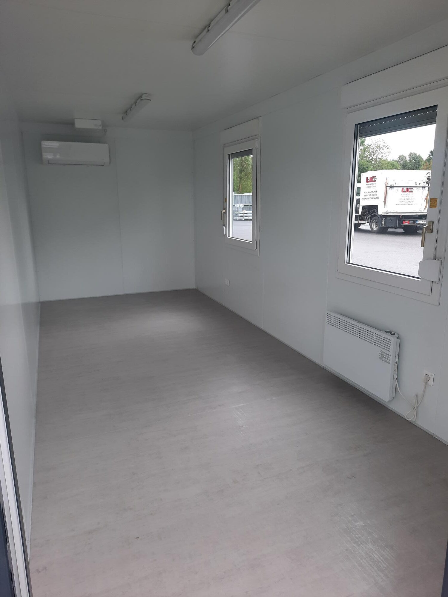 Containex PU soojustusega standard soojak 2.4 x 6m, tumehall RAL7016