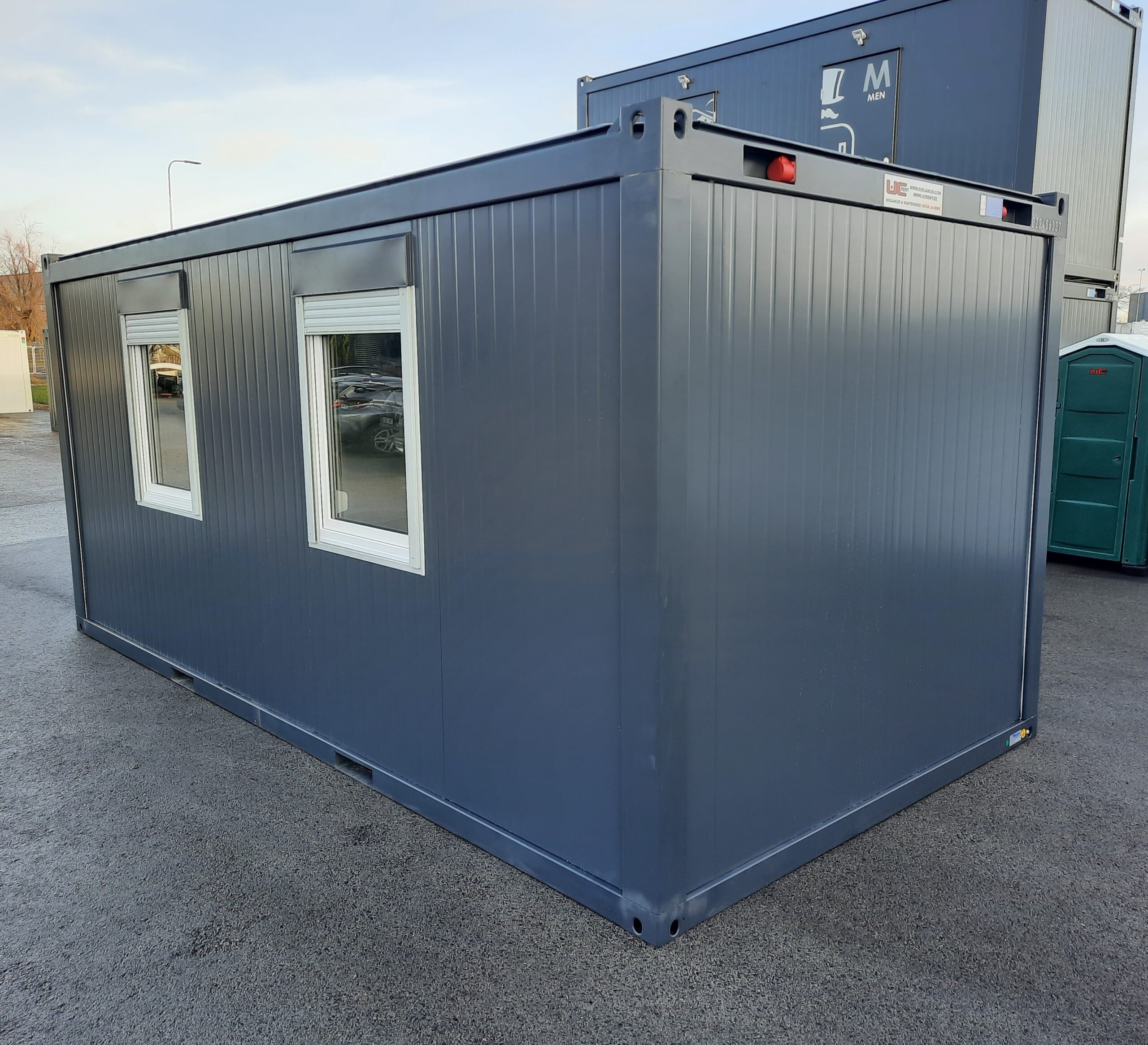Containex Kõrge XL soojak 3x6m, PU soojustus, tumehall RAL 7016
