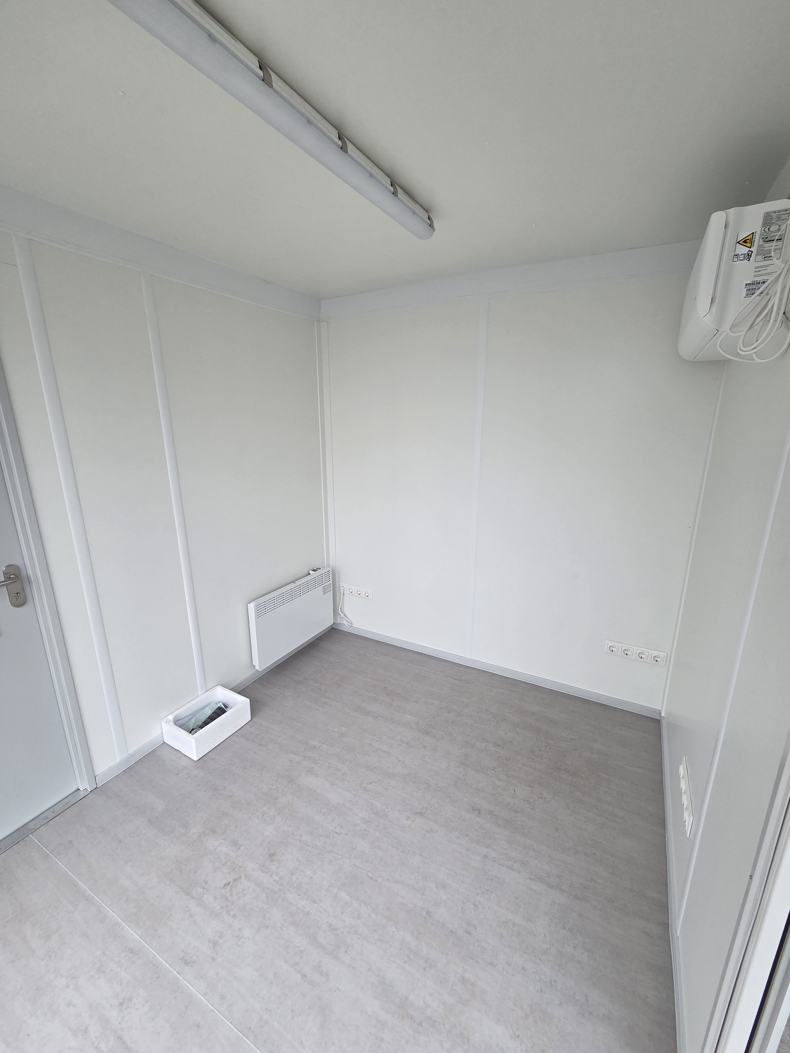 Containex standard soojak, 3x panoraam aknad 2.4 x 3m + õhksoojuspump