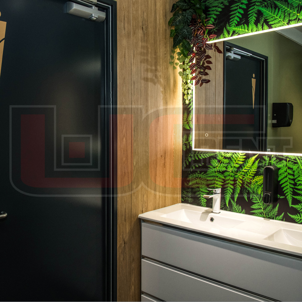 Kasutatud Containex 2,4x6m VIP-WC soojak, mehed ja naised